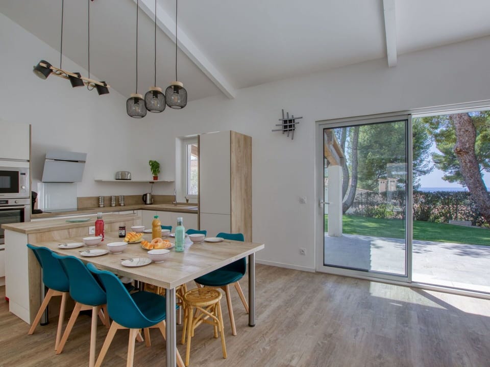 Sky, Water, Building, Property, Plant, Azure, Swimming Pool, Cloud, Leisure, Window