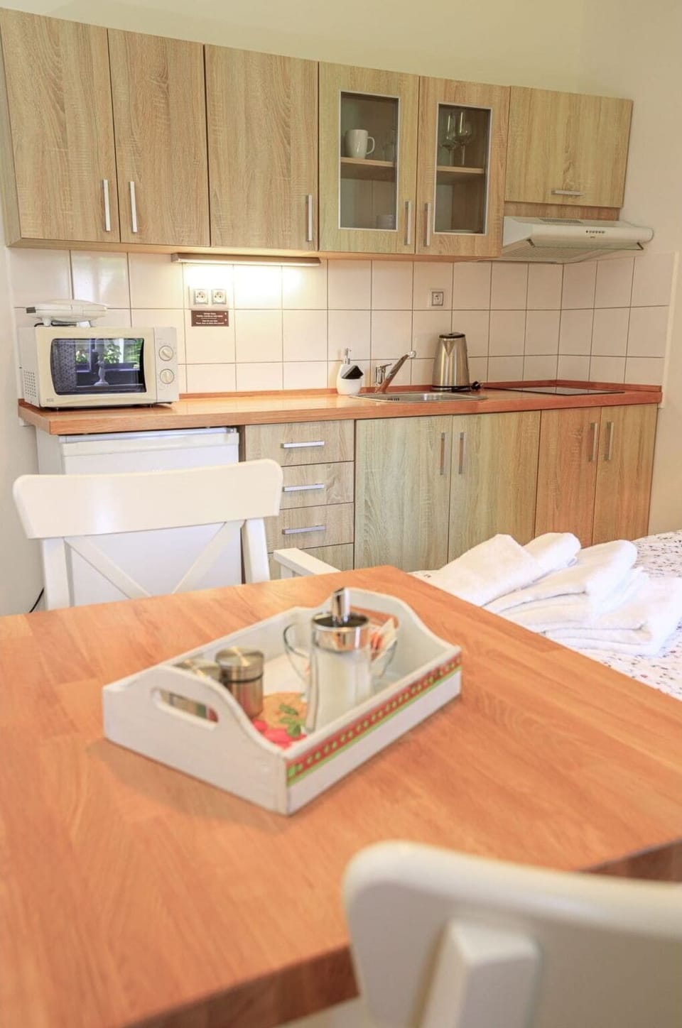 Cabinetry, Kitchen Sink, Countertop, Property, Sink, Kitchen, Wood, Kitchen Appliance, Kitchen Stove, Interior Design