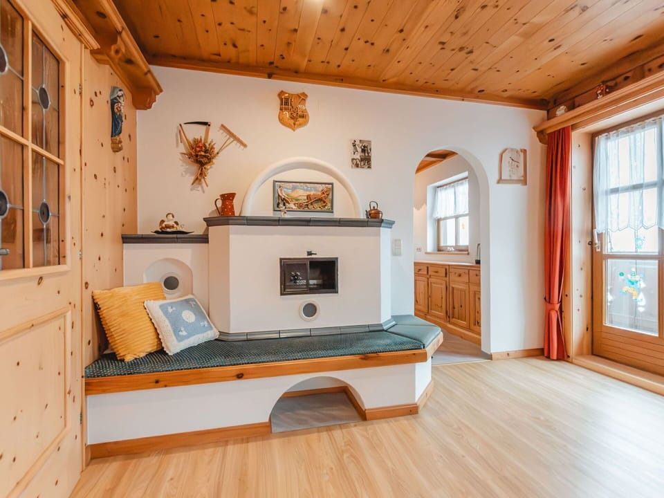Property, Furniture, Building, Wood, Orange, Interior Design, Picture Frame, Flooring, Floor, Living Room
