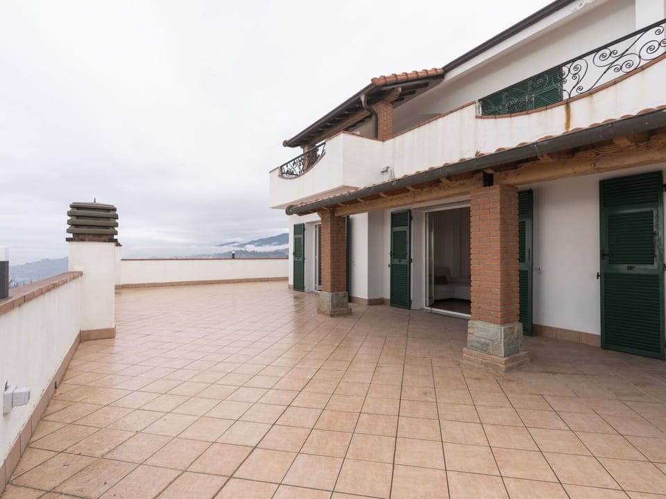 Sky, Building, Wood, Floor, Flooring, Real Estate, Roof, Residential Area, House, Door