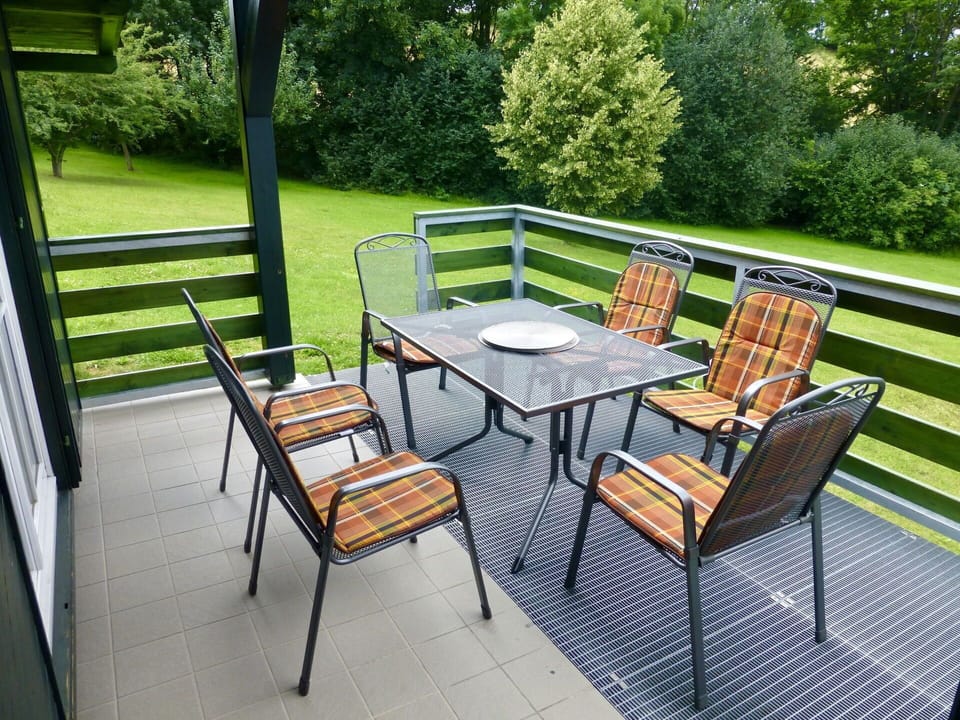 Plant, Furniture, Table, Green, Tree, Wood, Outdoor Furniture, Chair, Architecture, Rectangle