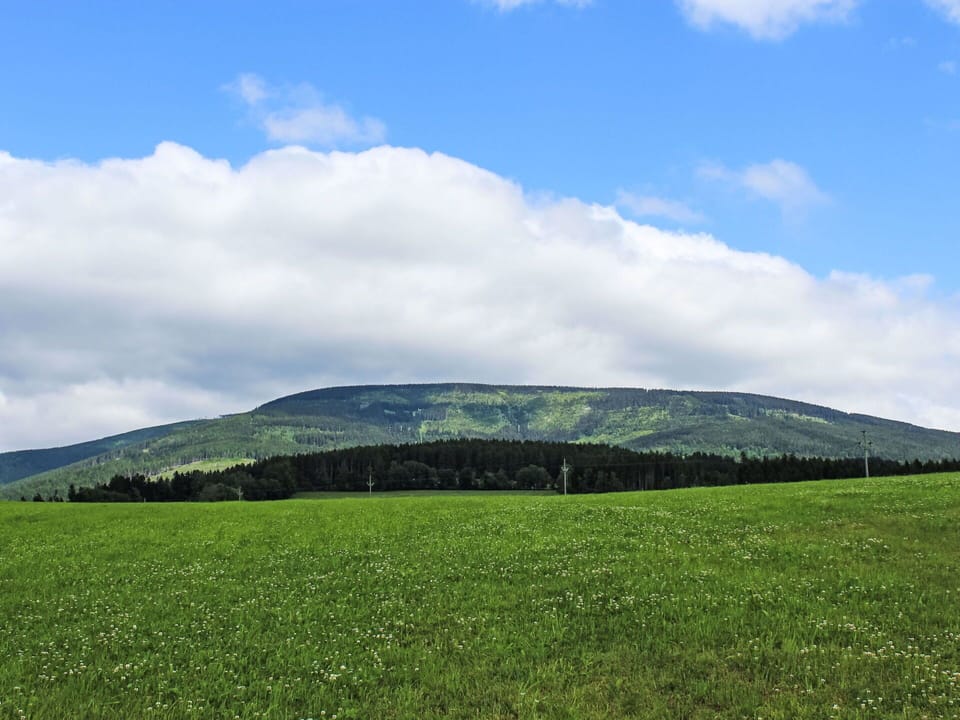 Cloud, Sky, Mountain, Plant, Natural Landscape, Slope, Highland, Grass, Horizon, Landscape