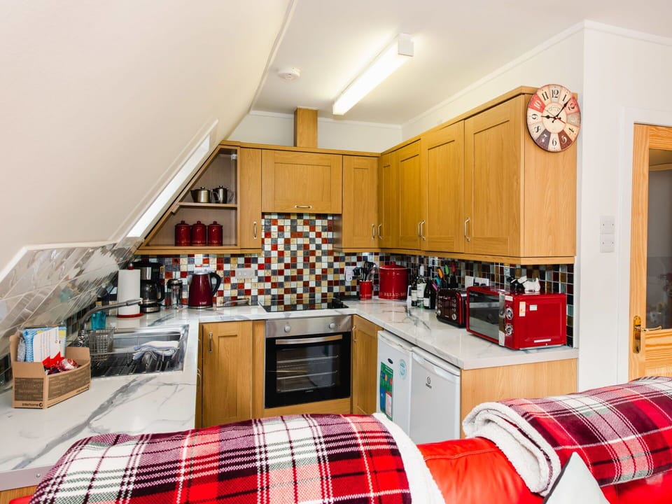 Cabinetry, Property, Furniture, Wood, Interior Design, Floor, Flooring, Hardwood, Decoration