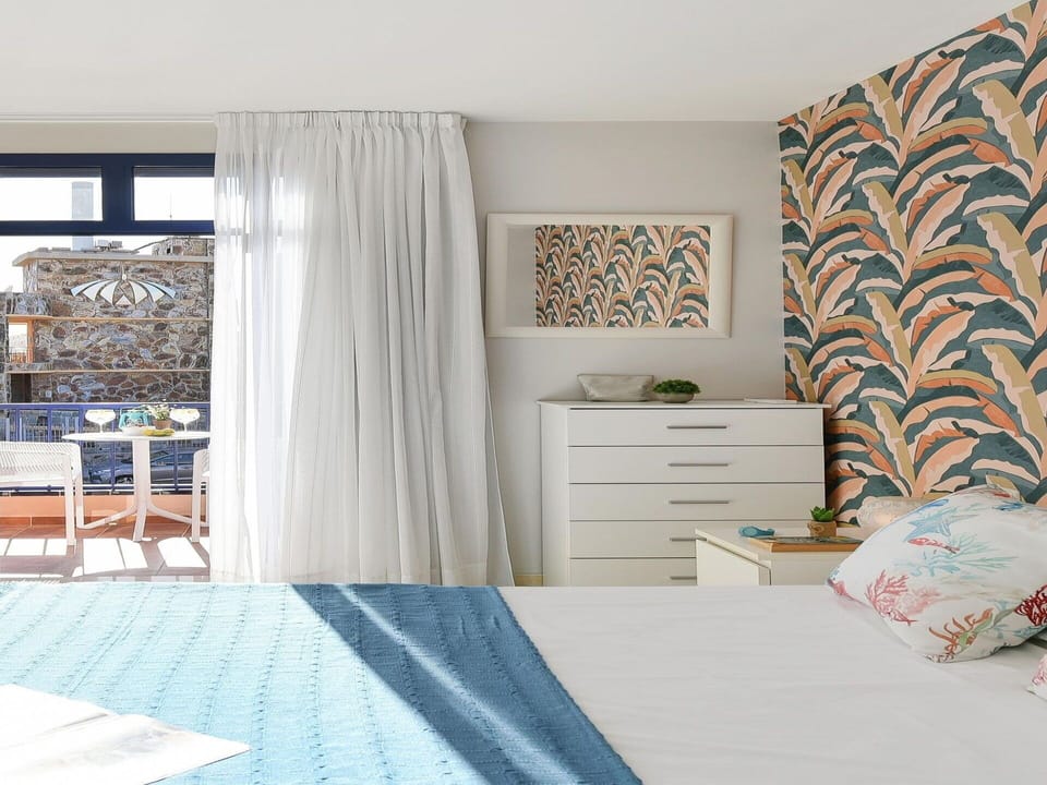 Furniture, Cabinetry, Azure, Wood, Textile, Decoration, Comfort, Architecture, Floor, Bed Frame
