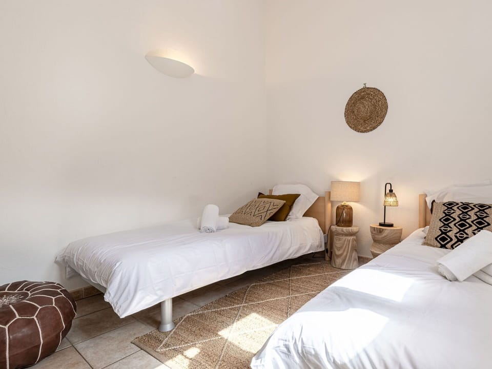 Furniture, Building, Comfort, Wood, Textile, House, Lighting, Flooring, Bed Frame, Interior Design