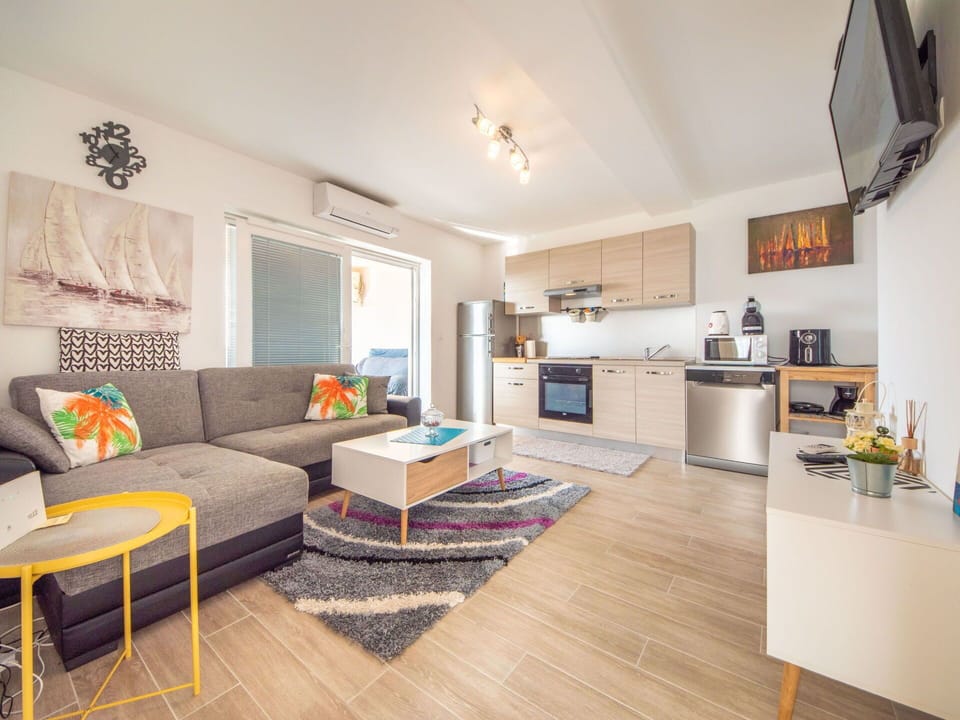 Property, Furniture, Couch, Lighting, Interior Design, Picture Frame, Home Appliance, Wood, Flooring, Table