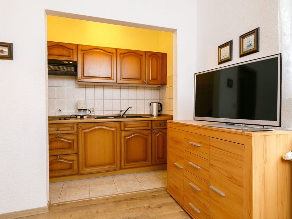 Cabinetry, Property, Countertop, Building, Sink, Drawer, Kitchen Appliance, Home Appliance, Wood, Interior Design
