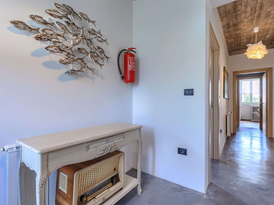 Property, Wood, Lighting, Interior Design, Building, Door, Wall, Line, Floor, Flooring