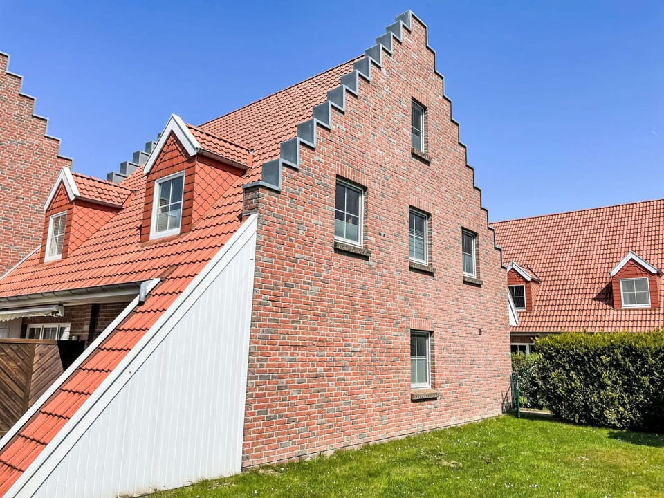 Sky, Window, Building, Plant, Brickwork, House, Grass, Brick, Residential Area, Real Estate