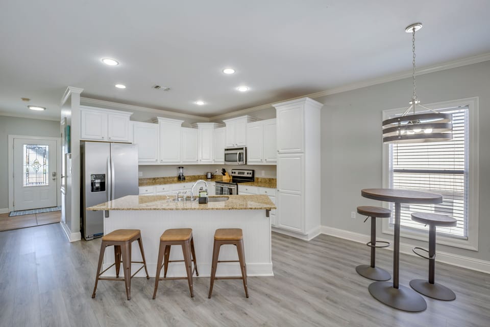 Kitchen & Dining | Dishware & Flatware Provided