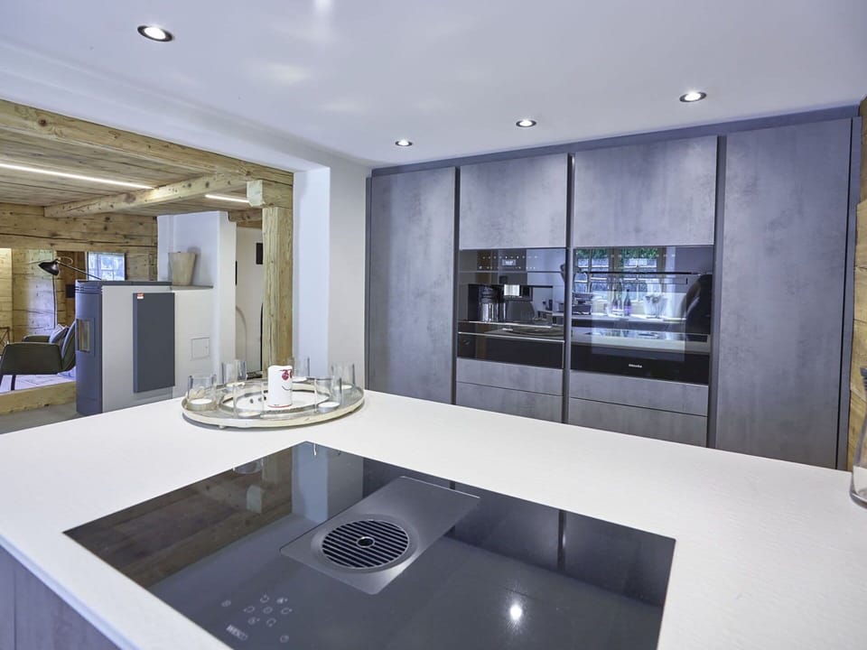 Property, Tap, Building, Cabinetry, House, Lighting, Architecture, Interior Design, Countertop, Floor