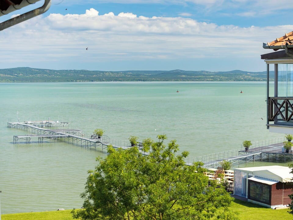 Body Of Water, Water Resources, Waterway, Coastal And Oceanic Landforms, Bank, Coast, Lake, Sea, Shore, Sound