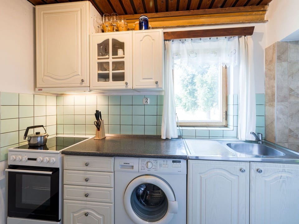 Cabinetry, Property, Kitchen Sink, Laundry Room, White, Blue, Countertop, Kitchen Stove, Kitchen, Wood