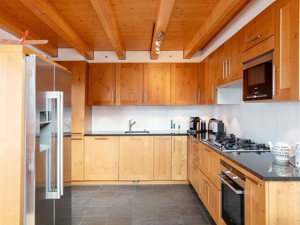 Cabinetry, Countertop, Kitchen Sink, Kitchen, Sink, Wood, Tap, Kitchen Appliance, Building, Architecture