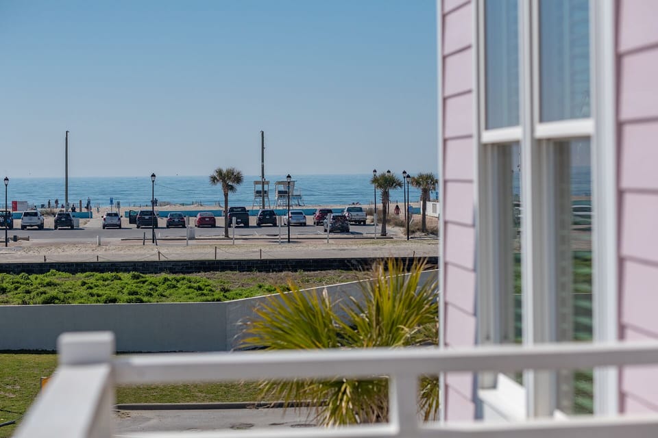 Incredible Views of Atlantic Beach and the Ocean