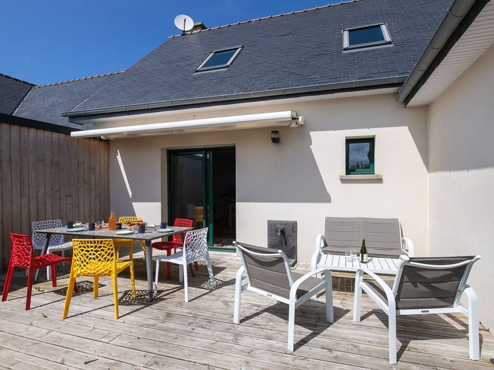 Furniture, Window, Chair, Table, Building, Sky, Shade, Lighting, Architecture, Wood