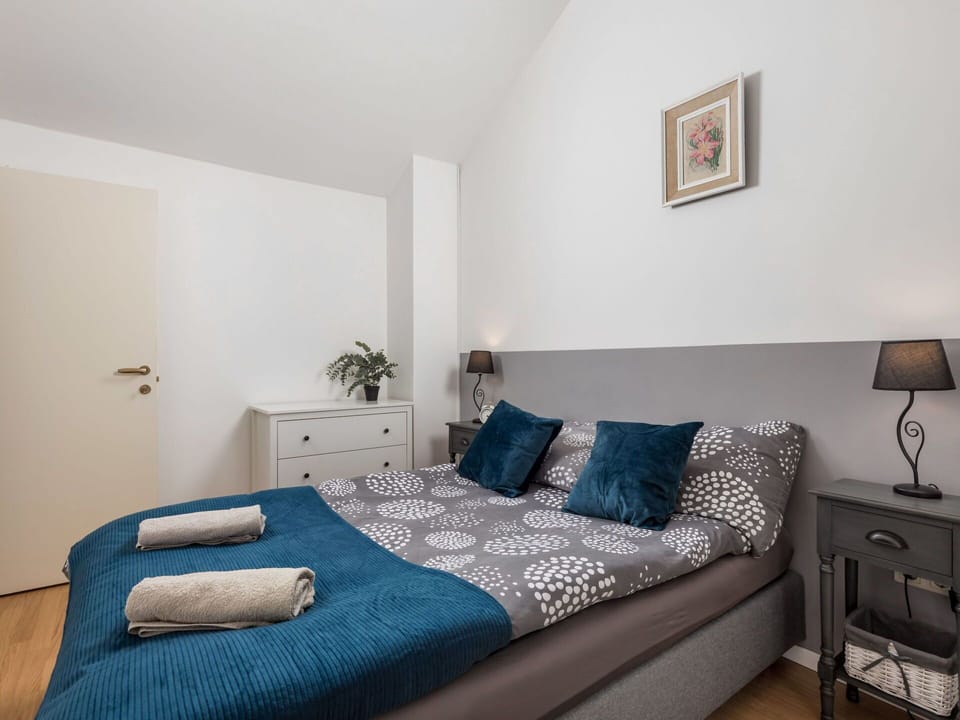Furniture, Property, Picture Frame, Comfort, Azure, Wood, Interior Design, Lighting, Pillow, Lamp