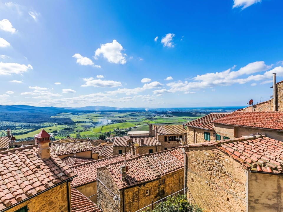 Horizon, Landscape, Residential Area, Rural Area, Roof, Village, Human Settlement, Suburb, Morning, Slope