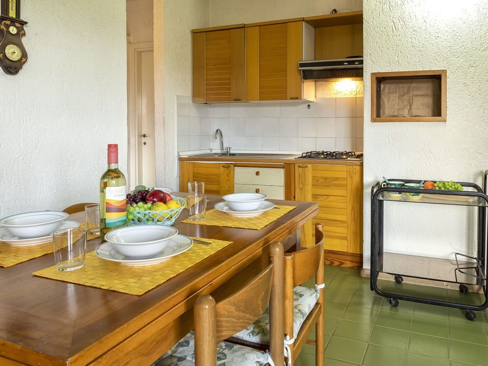 Property, Furniture, Table, Cabinetry, Wood, Kitchen, Kitchen Appliance, Tableware, Interior Design, Kitchen Stove