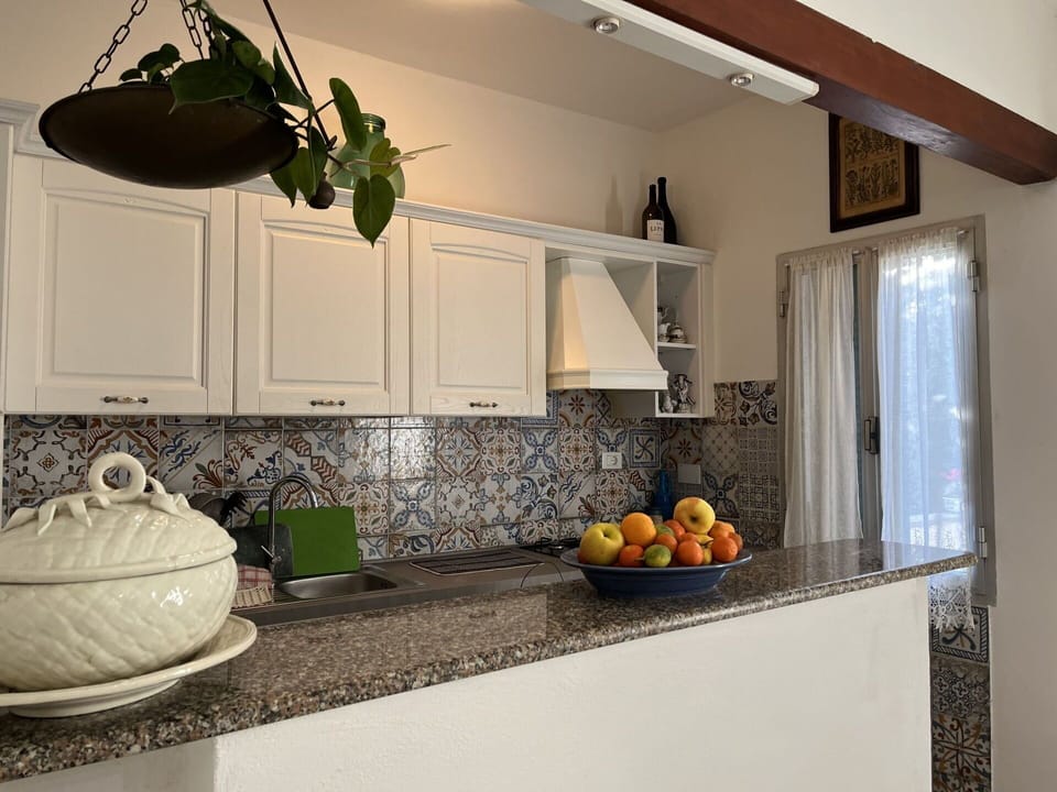 Cabinetry, Countertop, Property, White, Kitchen, Interior Design, Lighting, Architecture, Building, Wood