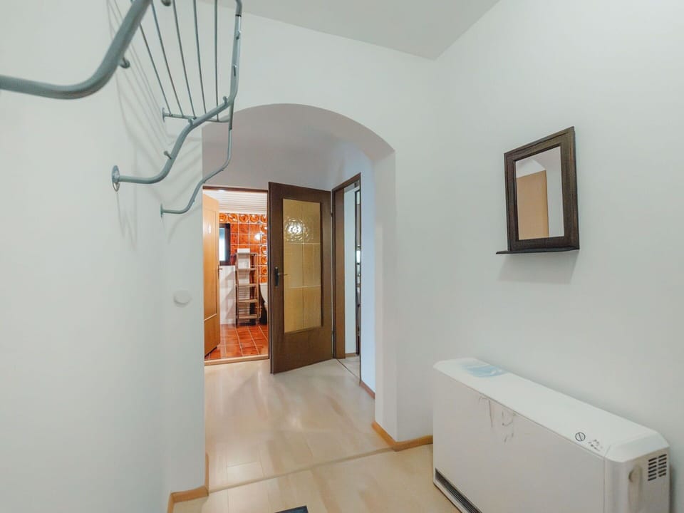 Property, Building, Wood, Interior Design, Floor, Picture Frame, Flooring, Wall, House