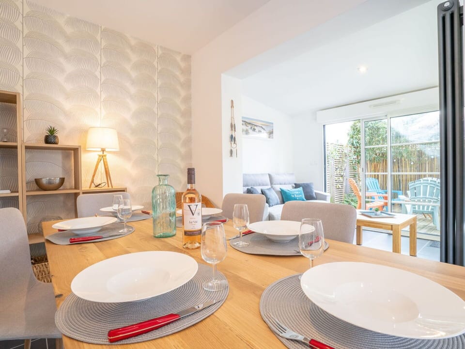 Table, Furniture, Property, Tableware, Dishware, Azure, Wood, Interior Design, Textile, Lighting