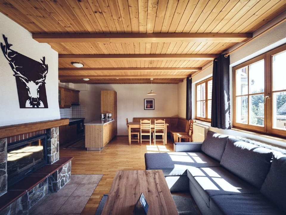 Window, Wood, Couch, Interior Design, Living Room, Floor, Building, Flooring, Hardwood, Real Estate