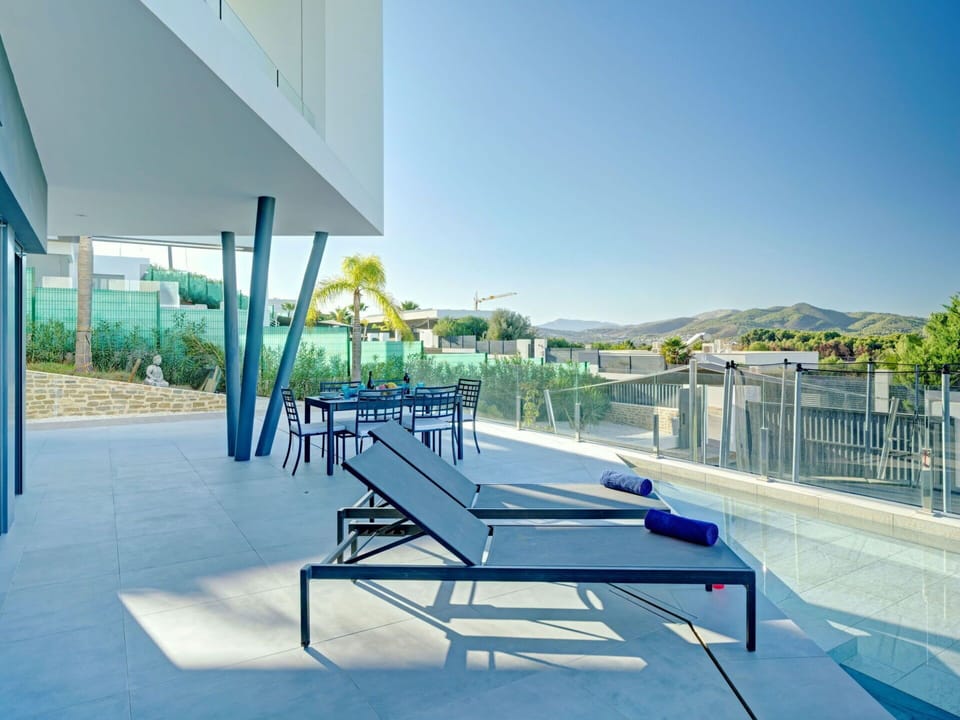 Sky, Swimming Pool, Shade, Water, Outdoor Furniture, Plant, Sunlounger, Leisure, Urban Design, Condominium