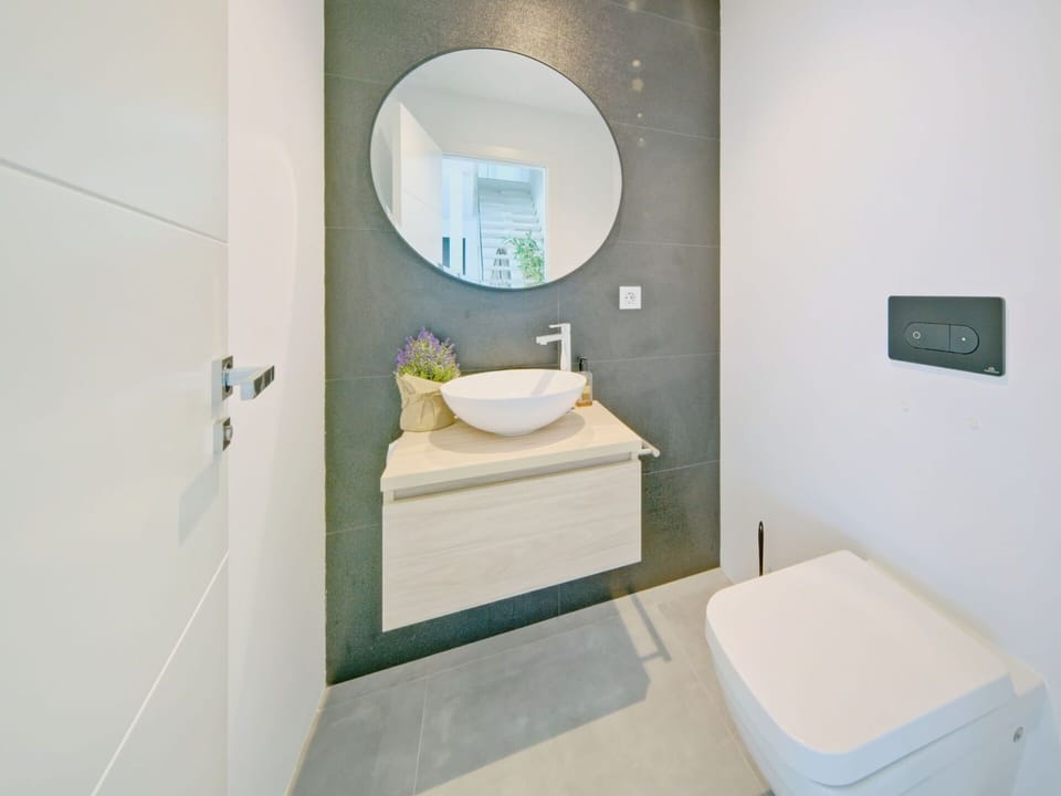 Mirror, Plumbing Fixture, Bathroom Sink, Tap, Sink, Property, Bathroom, Purple, Interior Design