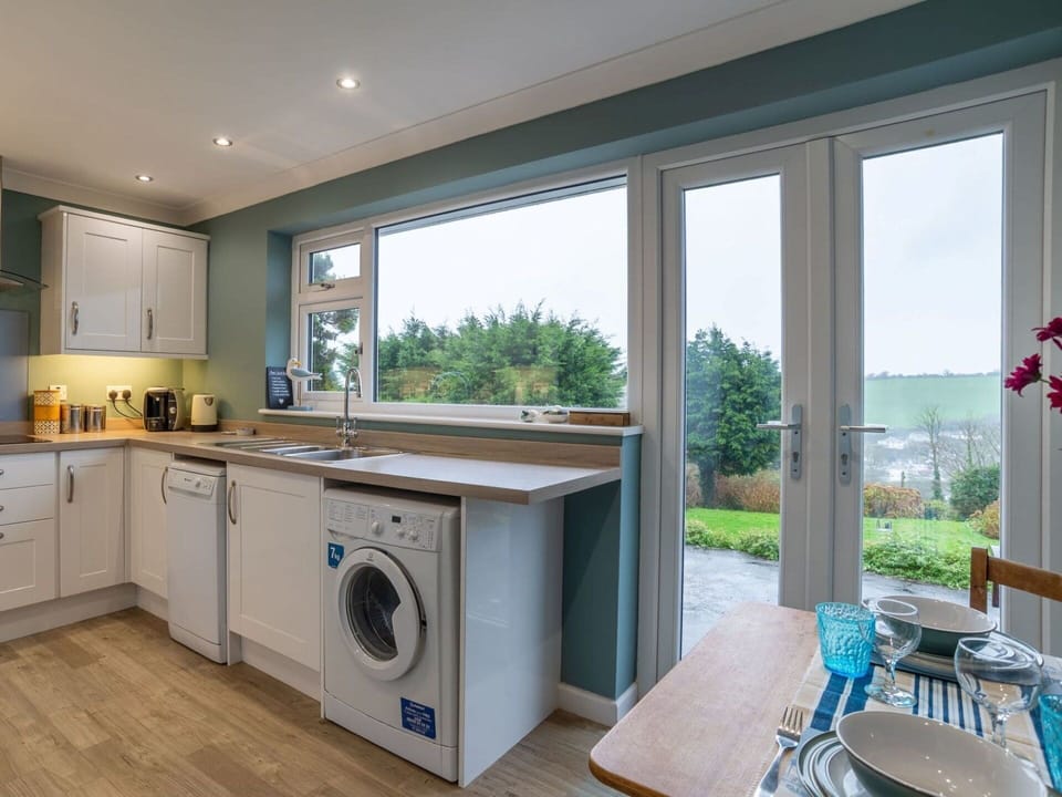 Furniture, Property, Building, Plant, Cabinetry, Kitchen Sink, Table, Sink, Countertop, Wood