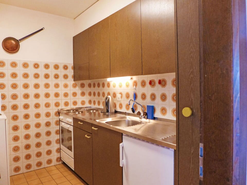 Cabinetry, Property, Sink, Furniture, Countertop, Kitchen Sink, Tap, Wood, Plumbing Fixture, Kitchen