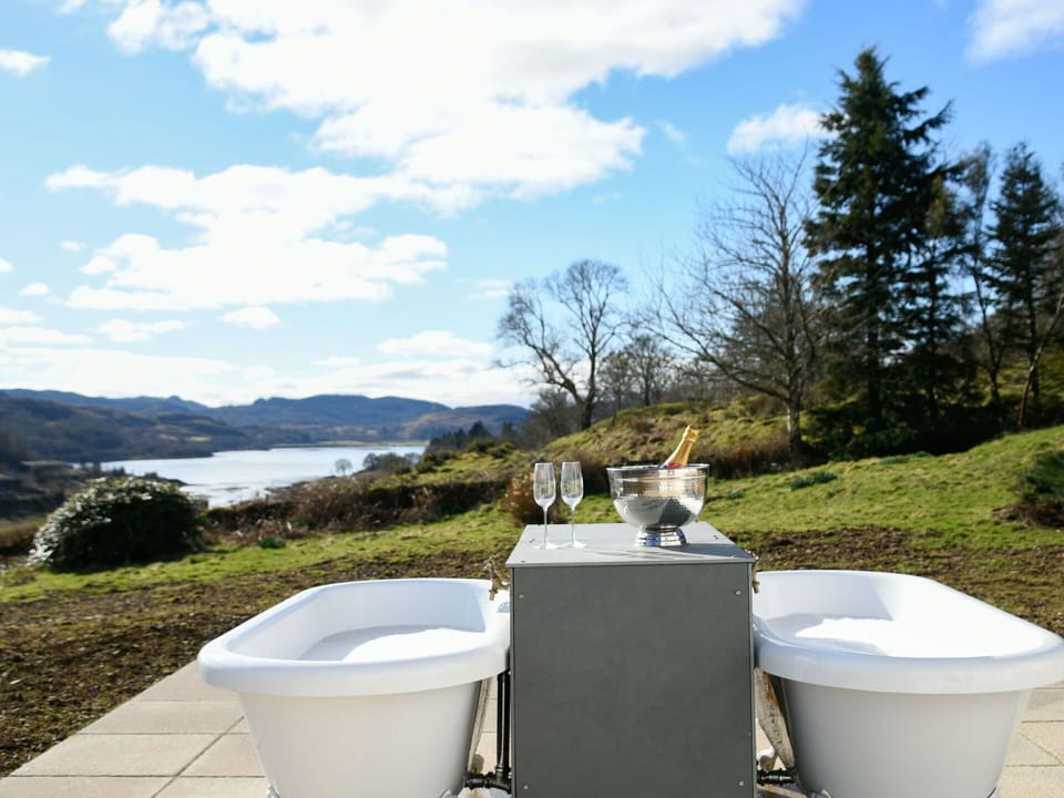 Plant, Cloud, Sky, Property, Plant Community, Flowerpot, Water, Leaf, Natural Environment, Tree