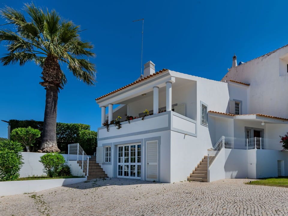 Residential Area, Home, Estate, Balcony, Mansion, Porch, Villa, Shade, Hacienda