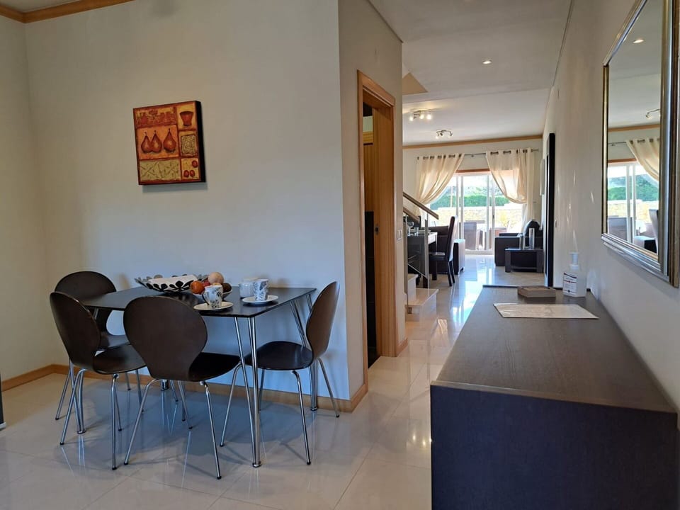 Table, Furniture, Property, Chair, Building, Lighting, Interior Design, Flooring, Floor, Kitchen & Dining Room Table