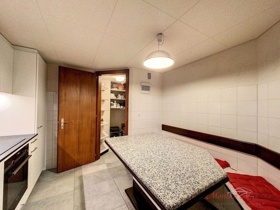 Building, Cabinetry, Wood, Interior Design, House, Flooring, Floor, Wall, Comfort