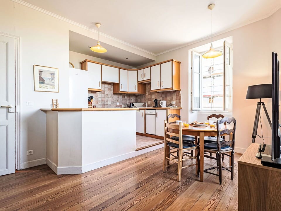 Furniture, Flooring, Interior Design, Floor, Wood Flooring, Wood, Cabinetry, Ceiling, Countertop, Kitchen