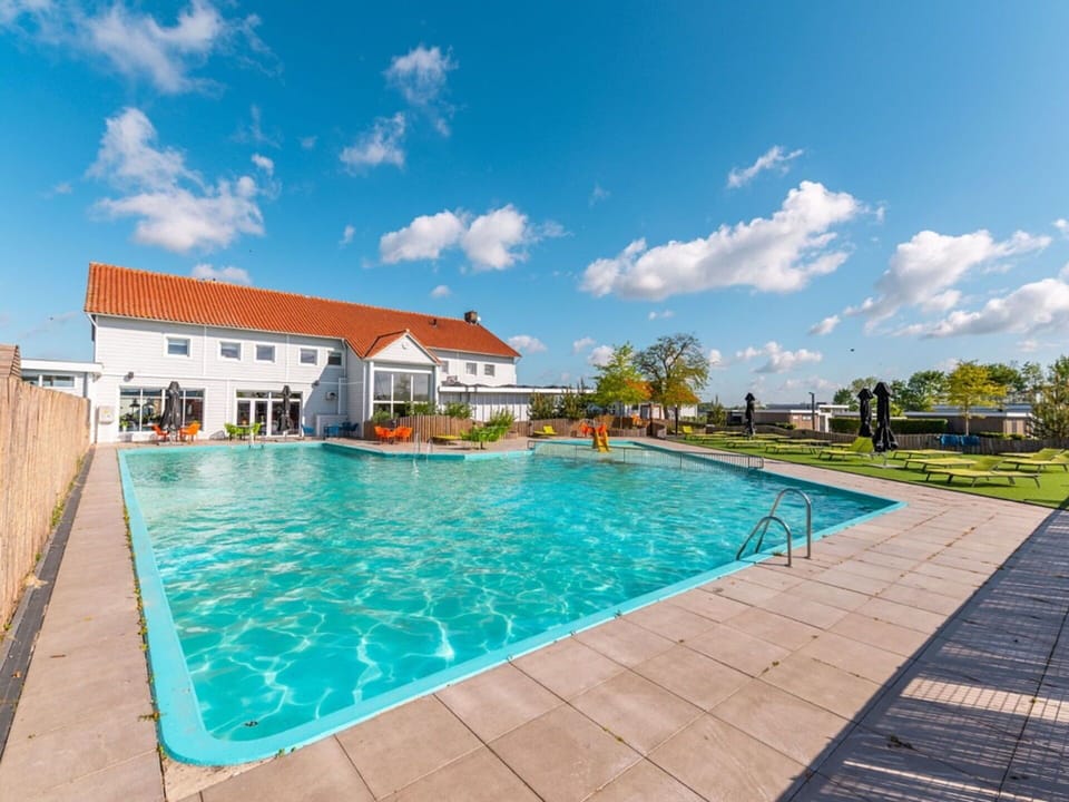 Cloud, Water, Sky, Plant, Building, Swimming Pool, Azure, Tree, House, Outdoor Furniture
