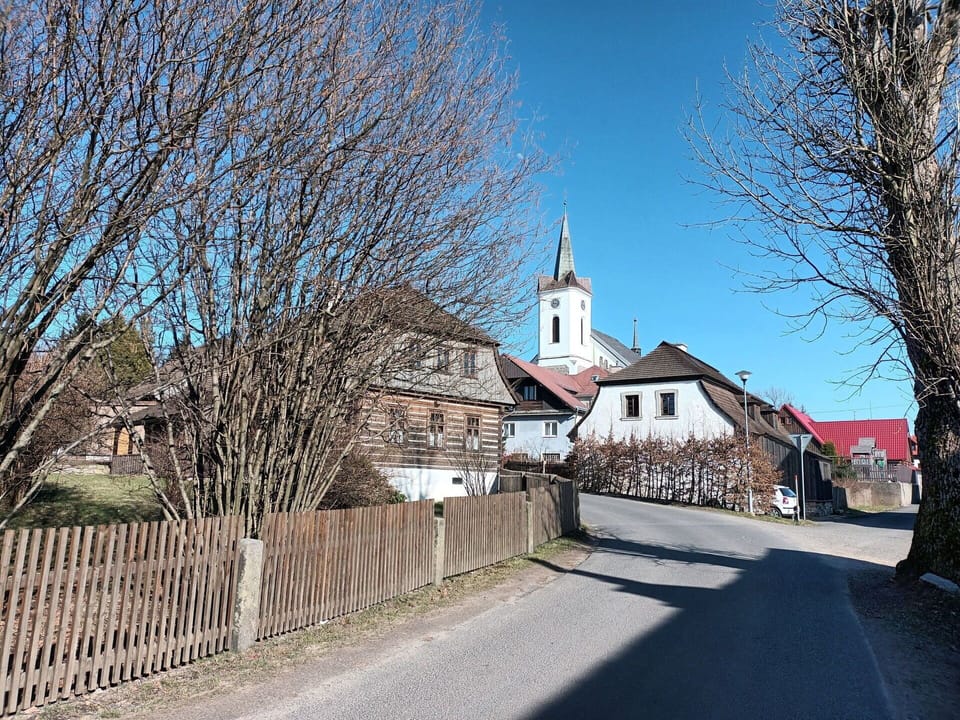 Sky, Plant, Building, Window, Tree, House, Road Surface, Residential Area, Cottage, Roof
