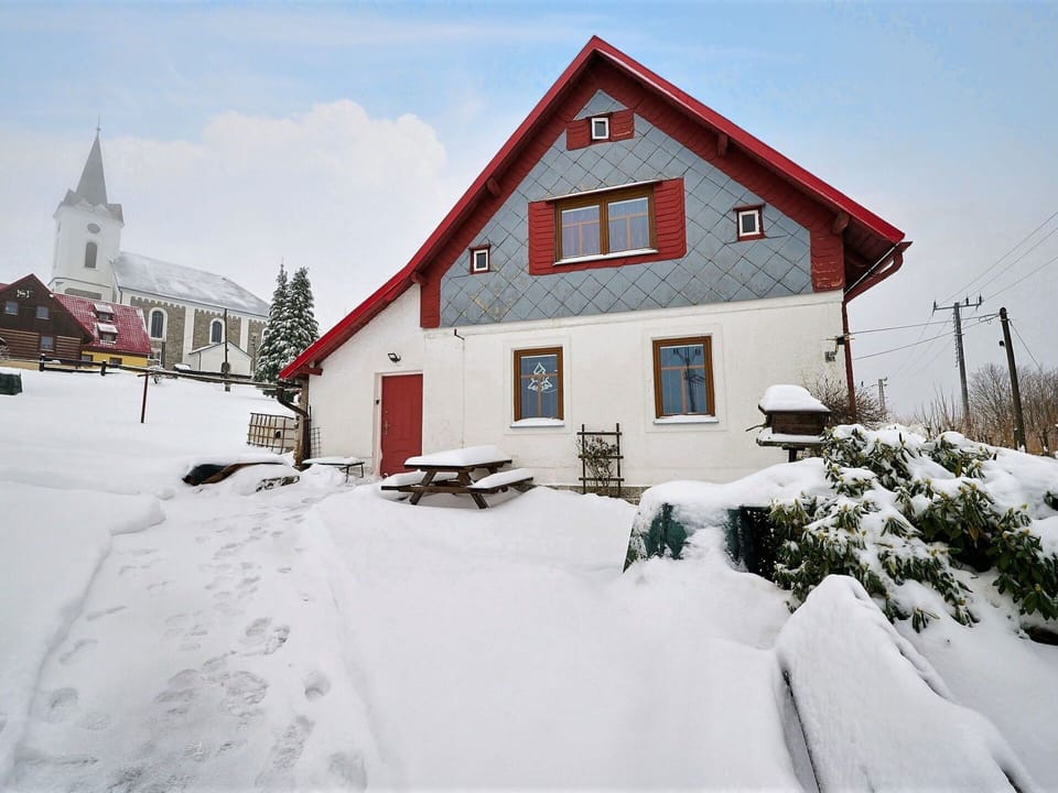 Sky, Snow, Building, Window, Cloud, House, Slope, Plant, Cottage, Tree