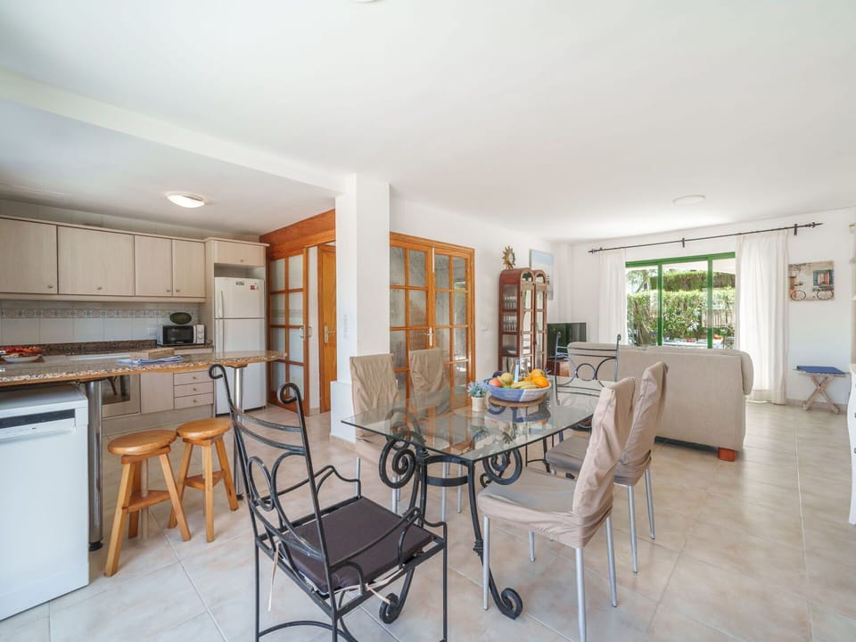 Furniture, Flooring, Interior Design, Floor, Wood, Chair, Table, Kitchen & Dining Room Table, Ceiling, Room