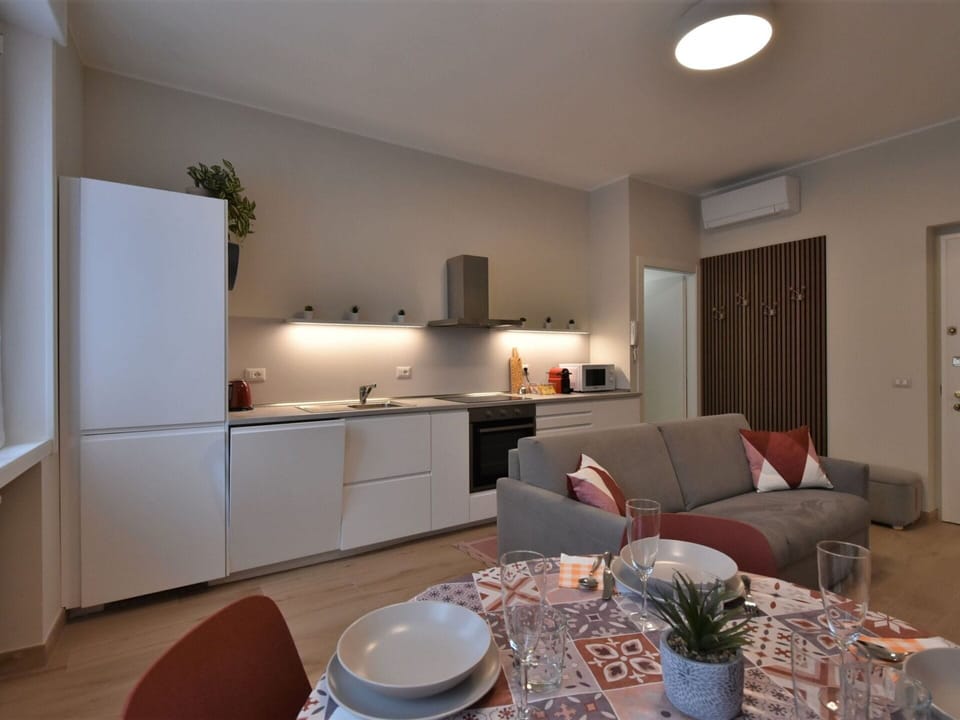 Furniture, Property, Table, Countertop, Cabinetry, Interior Design, Wood, Chair, Houseplant