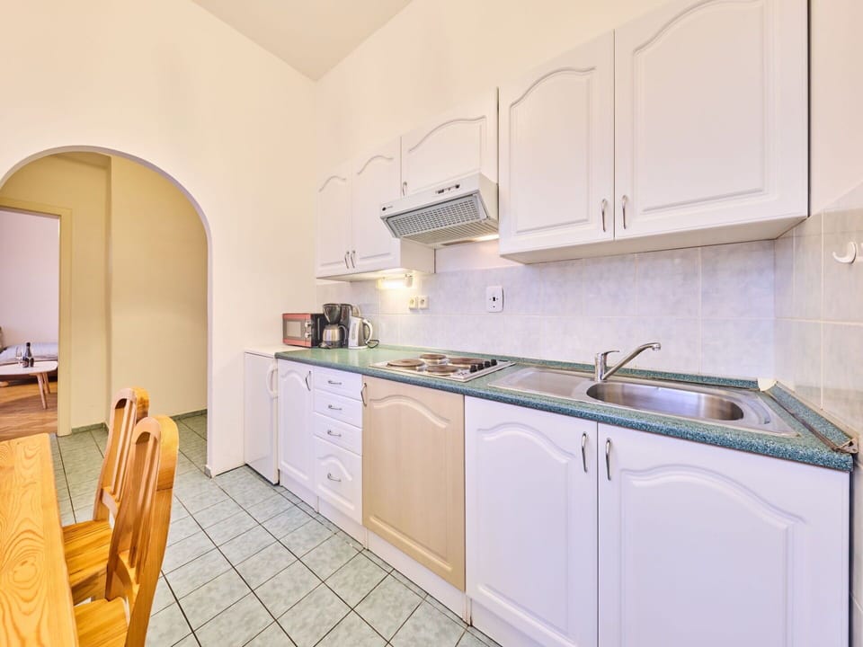 Cabinetry, Countertop, Kitchen Sink, Kitchen Stove, Building, Tap, Kitchen, Kitchen Appliance, Sink, Wood