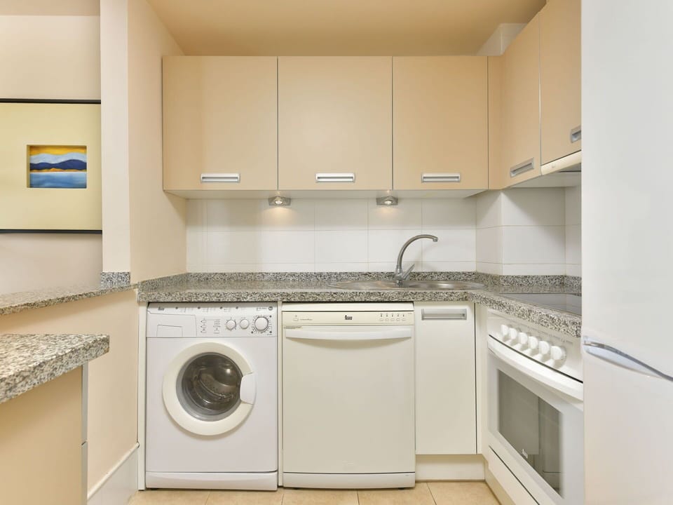 Cabinetry, Laundry Room, Property, Kitchen Sink, Sink, Kitchen, Tap, Countertop, House, Plumbing Fixture