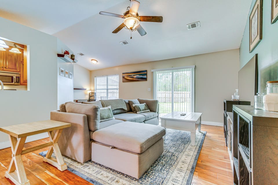 Pensacola Vacation Rental | 3BR | 2BA | 1,600 Sq Ft | 2 Steps to Enter