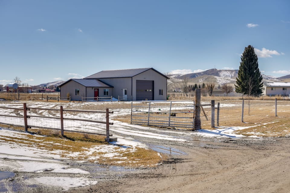 Parking | Dirt Driveway (4 Vehicles) | RV/Trailer Parking