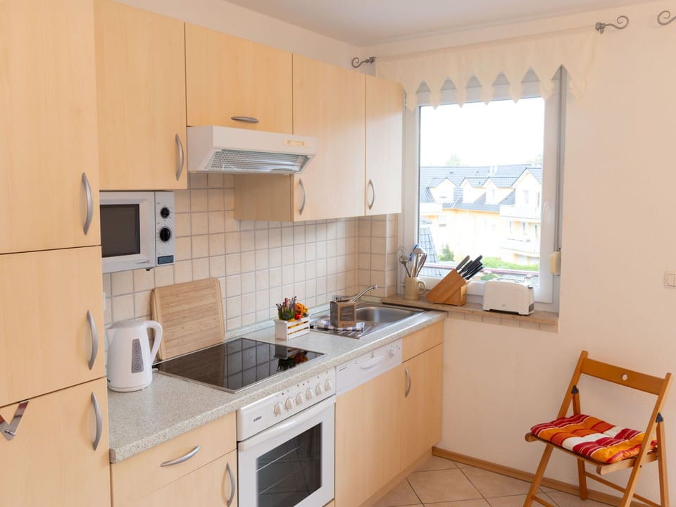 Cabinetry, Property, Countertop, Kitchen Sink, Sink, Kitchen, Kitchen Stove, Kitchen Appliance, Window, Home Appliance