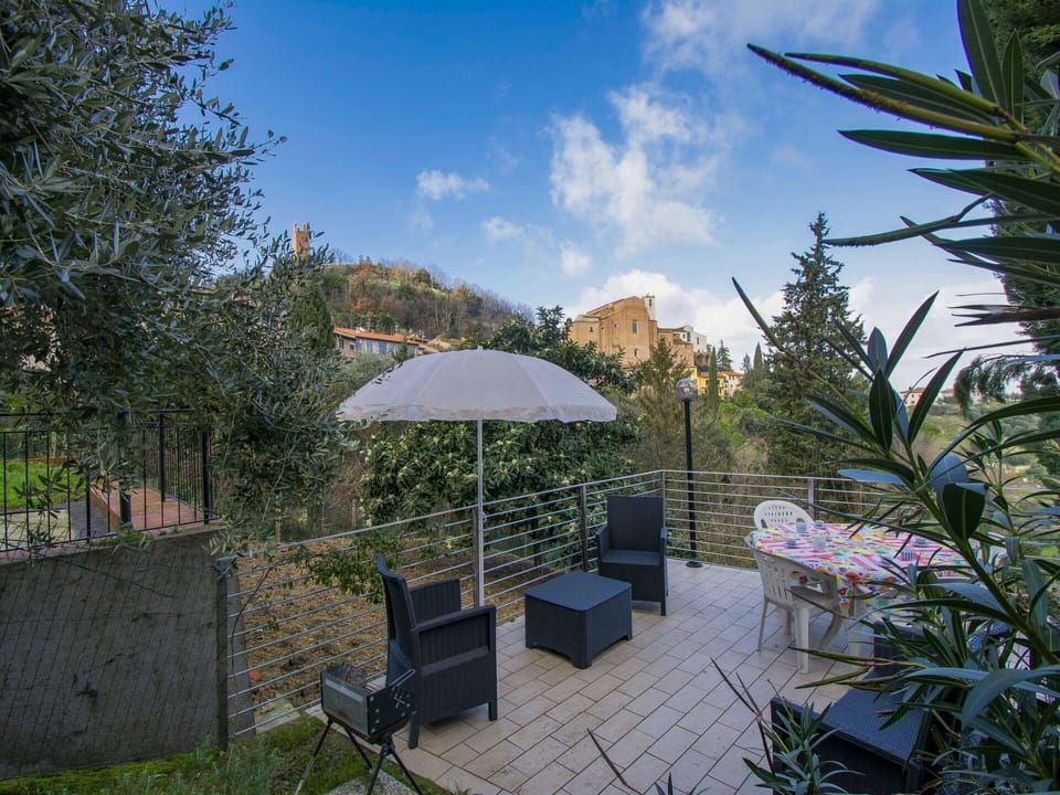 Plant, Sky, Building, Water, Property, Azure, Shade, Umbrella, Outdoor Furniture, Interior Design