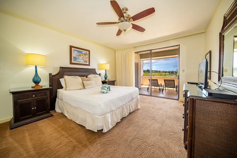 Bedroom with 1 Queen bed