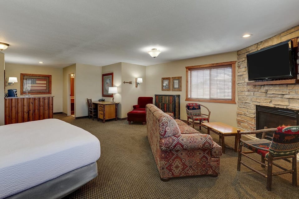 Bedroom. Interior and views may vary based on location and availability.