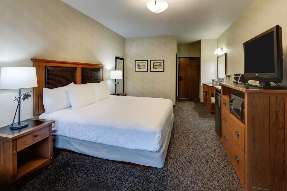 Bedroom. Interior and views may vary based on location and availability.